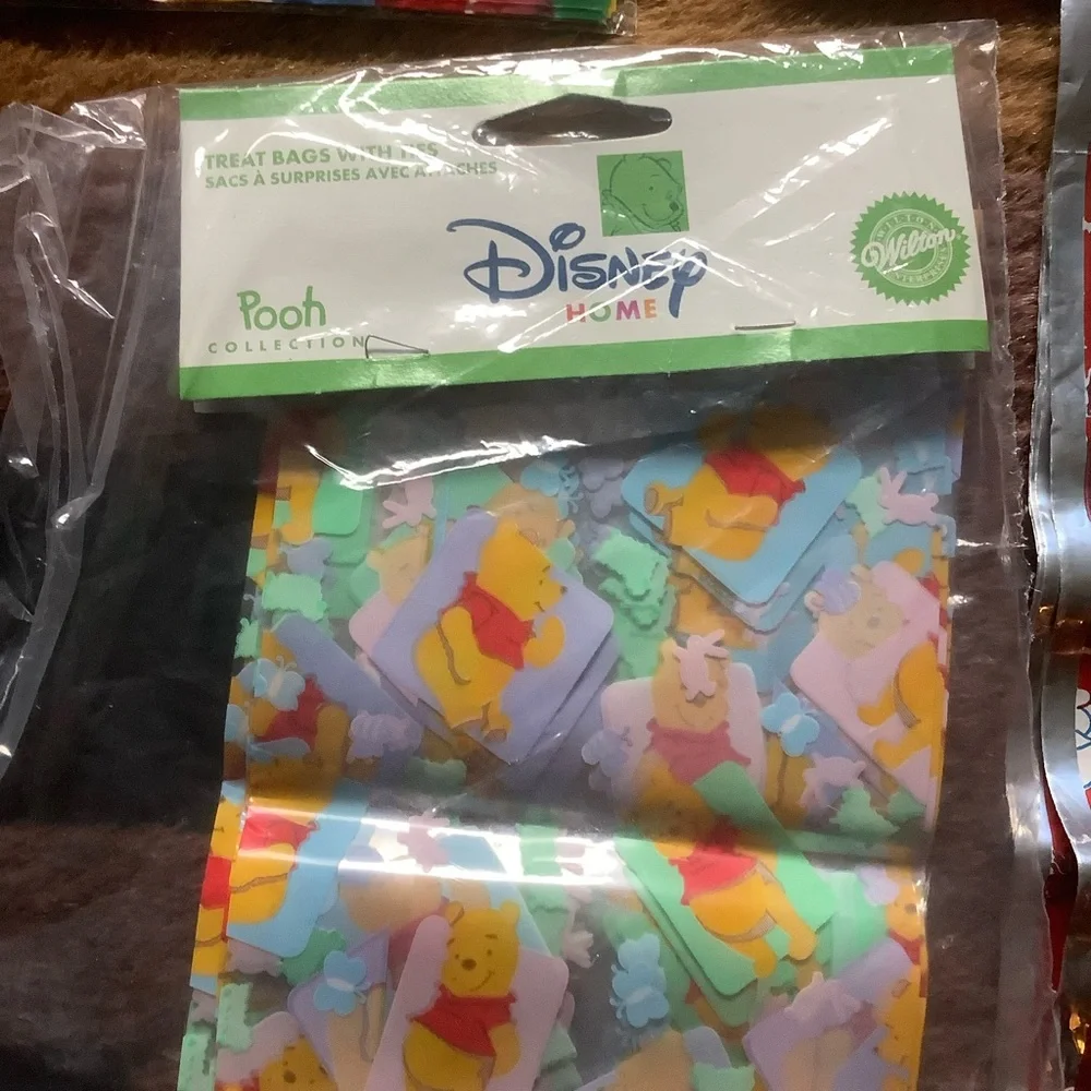 Y2k vintage Wilton party bags with ties 130 count Disney Pooh collection
